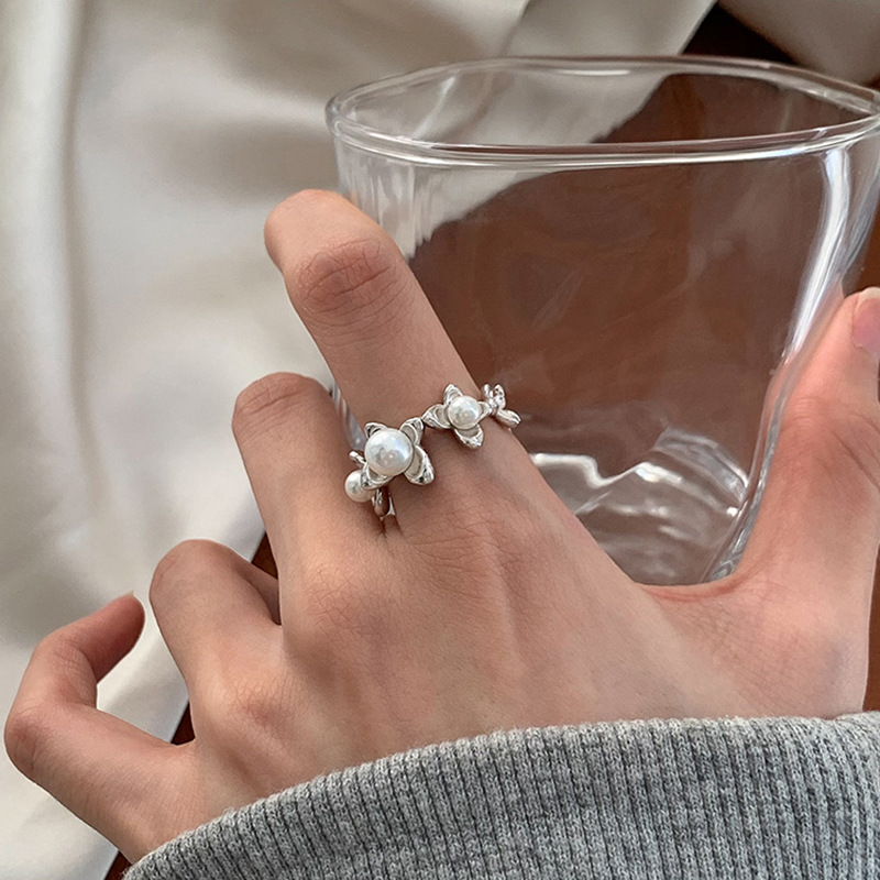 Pearl Flower Light Luxury ring