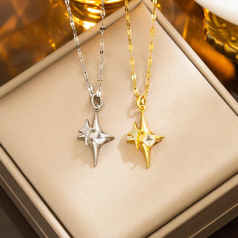 Star pendant store designs in gold